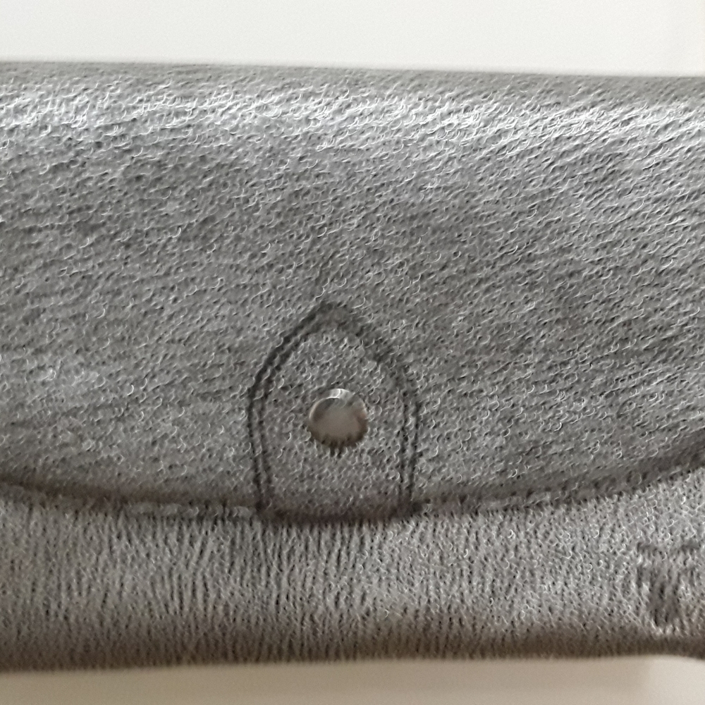 Crossbody - Picture 2 of 8